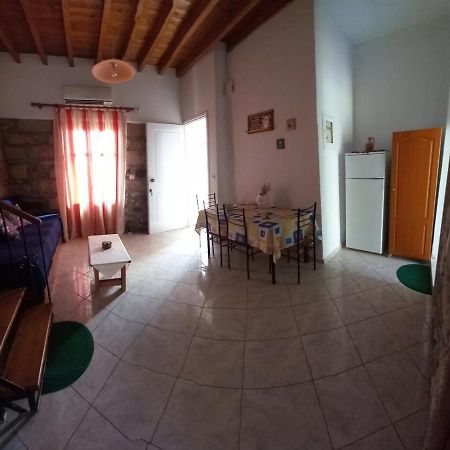 פטרה Agapis Apartments מראה חיצוני תמונה