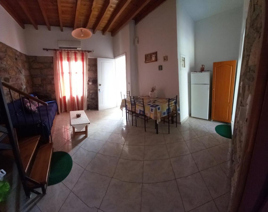 פטרה Agapis Apartments מראה חיצוני תמונה