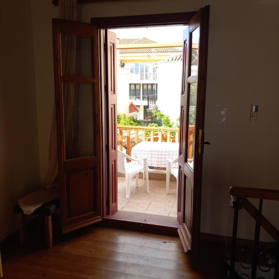 פטרה Agapis Apartments מראה חיצוני תמונה