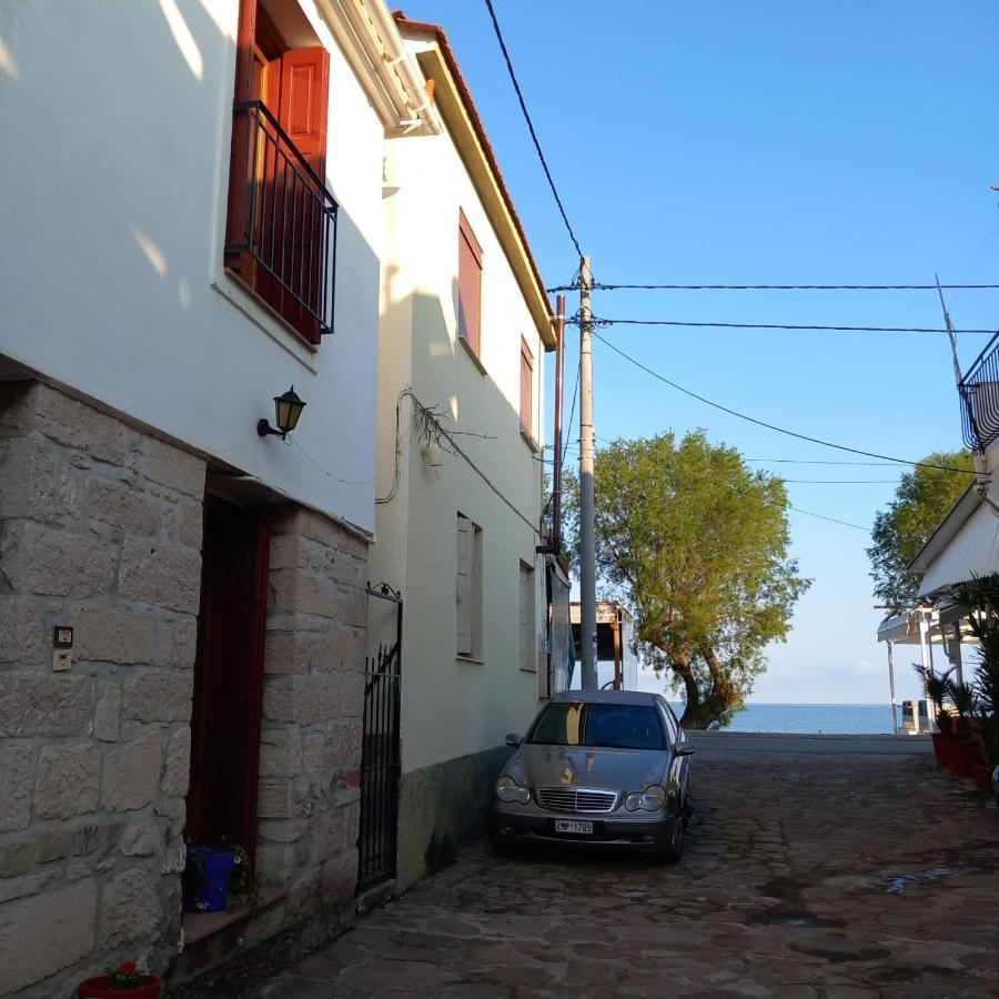 פטרה Agapis Apartments מראה חיצוני תמונה