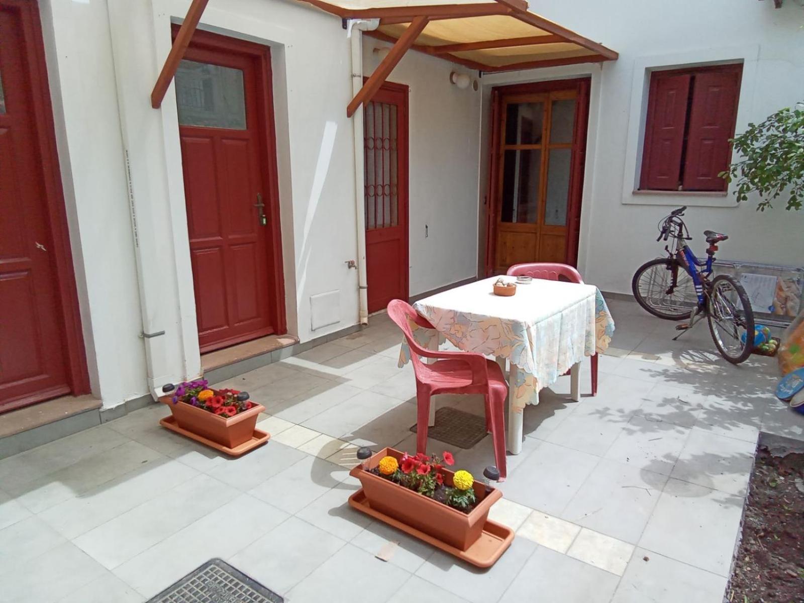 פטרה Agapis Apartments מראה חיצוני תמונה